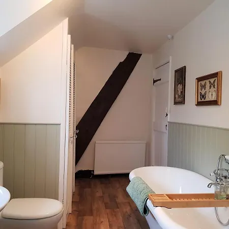 Cruck - Gorgeous 300 Year Old Mins From North Yorkshire Moors, Steam Trains And Picturesque