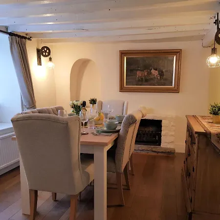 Cruck - Gorgeous 300 Year Old Mins From North Yorkshire Moors, Steam Trains And Picturesque * Pickering